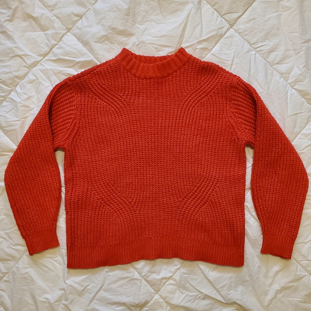Woman's M Nine West Round Neck Sweater